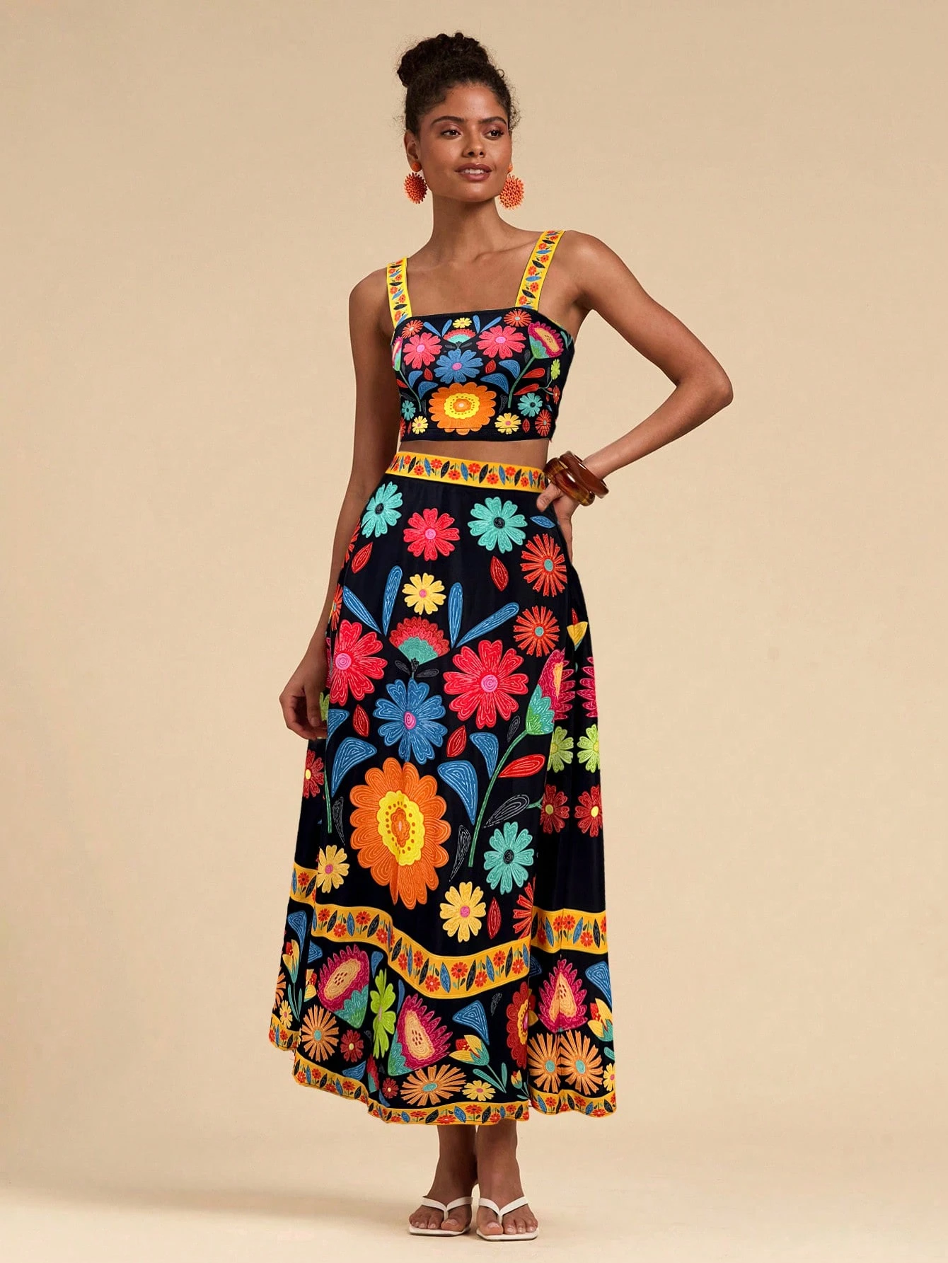 Travachic Conjunto de 2 peças para Mulheres: Top Cropped de Alça Estampado e Saia de Cintura Alta, Estilo de Férias - Preto - Visão 3