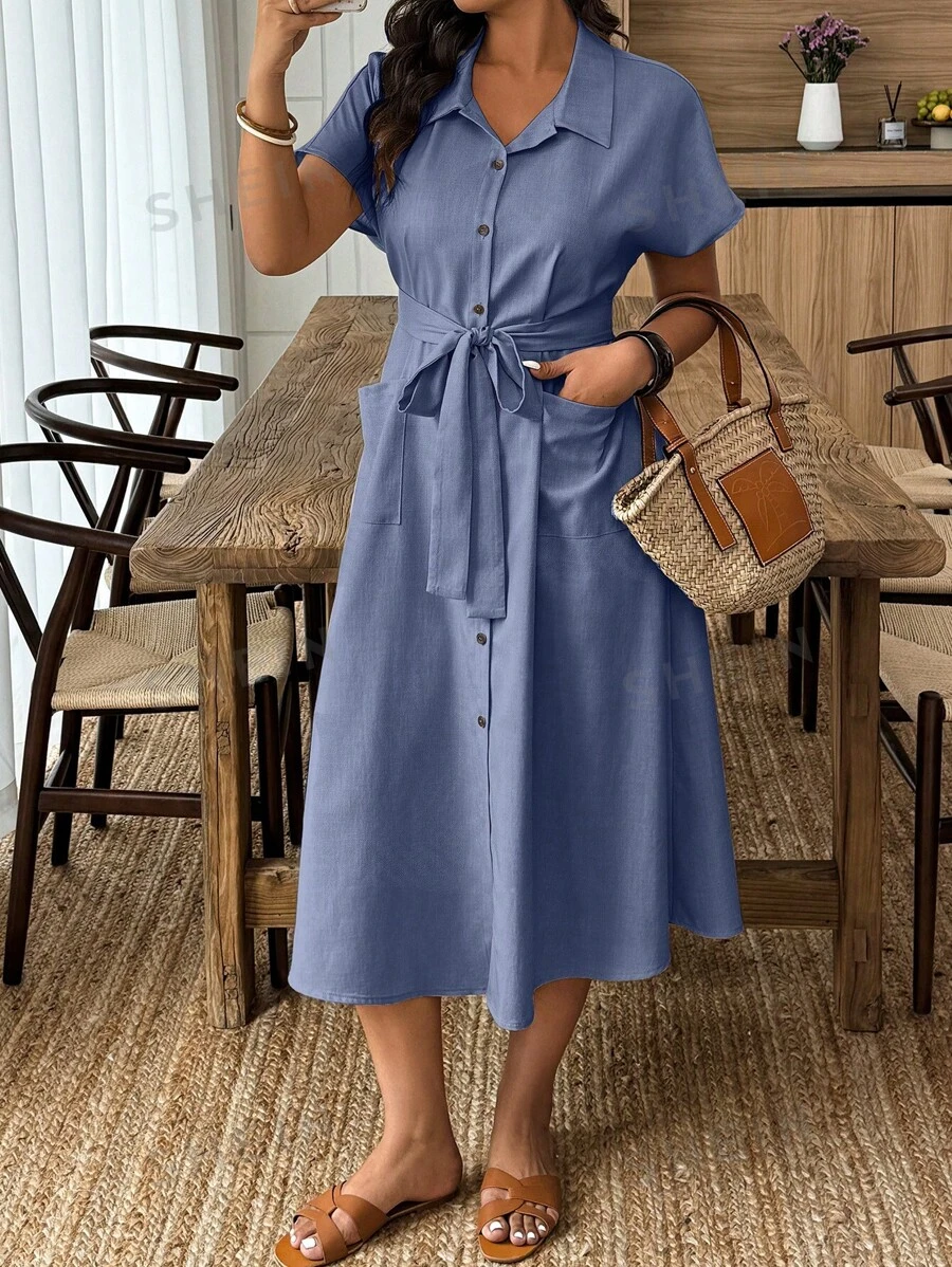 SHEIN Holidaya Vestido camisa informal de talla grande con manga corta y bolsillo para vacaciones