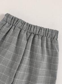 SHEIN 2pcs Gentleman Style Set For Toddler Boys - Gray Striped Plaid Woven Jacket & Pants, Exhibiting Young Gentleman Elegance & Taste. This Gray Striped Plaid Tailored 2 Pieces Suit For Young Boys Combines Classic British Gentleman Style With Modern Fashion Elements, Providing A Unique Dressing Experience For Young Boys. Suitable For Wedding, Wedding Guest, Ring Bearer, Page Boy