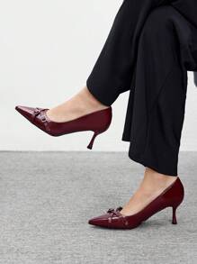 CUCCOO BIZCHIC 女士时尚漆皮尖头高跟鞋，带扣装饰，适合通勤、约会、聚会和其他场合 - 酒紅色 - 查看 1