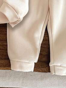 SHEIN 女婴可爱手绘心形图案米色针织柔软套头衫套装，厚款，适合秋冬季 - 米色 - 查看 4