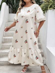 SHEIN CURVE+ Plus Size Bloemenprint Ruffle Zoom Bedekkende Jurk, Geschikt Voor Vakantie, Geweldig Voor Strand/Casual/Vakantie/Loungewear