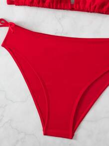 Conjunto de bikini con camiseta de manga corta blanca con estampado alegre de cerezas y lazo rojo para adolescentes, ideal para vacaciones y playa de verano