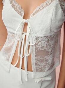 Enchnt 春夏浪漫女士蕾丝系带吊带背心，甜美优雅，适合假日、浪漫约会、日常通勤、度假、毕业季、下午茶、花园派对等场合，夏季女士白色蕾丝吊带背心 - 白色 - 查看 2