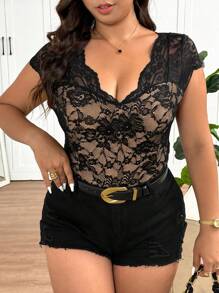 SHEIN Frenchy Bodysuit renda hitam ukuran plus dengan lengan pendek dan leher V dalam untuk tampilan yang menawan. - Hitam - View 5