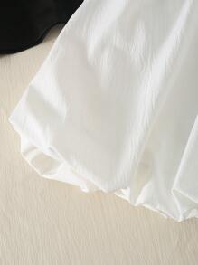 مجموعة تي شيرت بياقة مربعة وأكمام منفوشة وكم قصير بلون متماسك مع فيونكة زخرفية، وتنورة قصيرة خصر عالي بلون متماسك للفتيات موضة الكاجوال - أبيض وأسود - مشاهدة 6