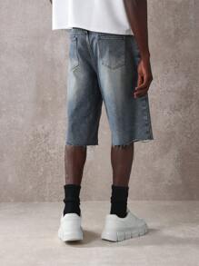 SUMWON 破洞牛仔短裤百慕大长度磨损下摆宽松版型夏季休闲街头风格节日都市时尚复古毛边短裤