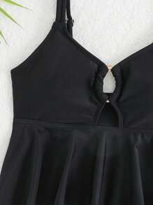 Tween Girl Spaghetti Strap Tankini Swimwear Set, New Black Solid Classic Simple Design With Front Hollow Rings, Ruffled Hem, Adjustable Straps, Suitable For Swimming And Beach Vacation - Black - View 4