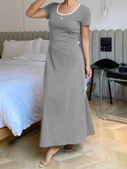 DAZY Abito da notte lungo e slim fit con collo a U oversize, decorato con fiocchi e dettagli a contrasto, ideale per il relax a casa