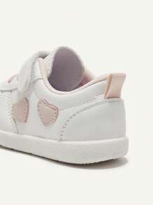 Cozy Pixies 1 Pair Girls Heart Pattern Flat Casual Sneakers, Cute & Comfortable For Daily Workout, All Season - Pink - View 3