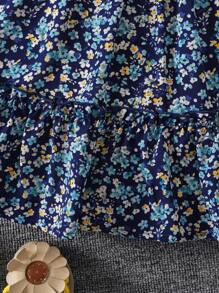 SHEIN Vintaside Kids 2pcs/Set Young Girl Summer Vacation Casual Solid Color Puff Sleeve Top And Ditsy Floral Strap Dress