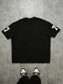 Manfinity Roghcode Plus Size Men Street Soul Flame 77 Graphic Loose Fit T-Shirt - Black - View 4