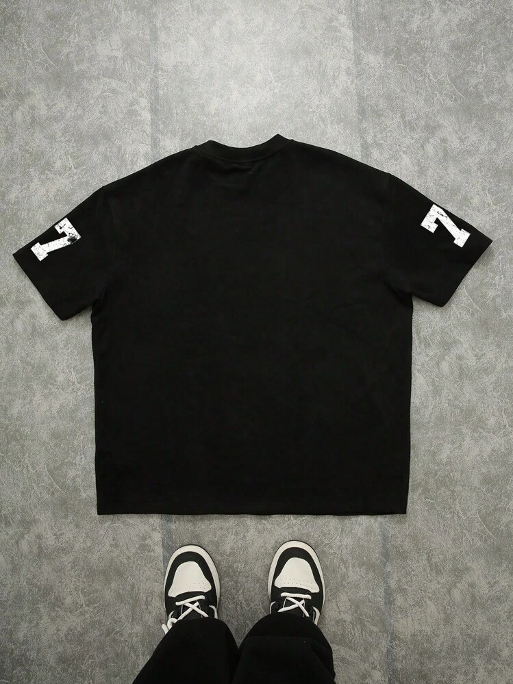 Manfinity Roghcode Plus Size Men Street Soul Flame 77 Graphic Loose Fit T-Shirt - Black - View 4