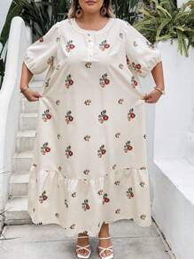 SHEIN CURVE+ Plus Size Bloemenprint Ruffle Zoom Bedekkende Jurk, Geschikt Voor Vakantie, Geweldig Voor Strand/Casual/Vakantie/Loungewear