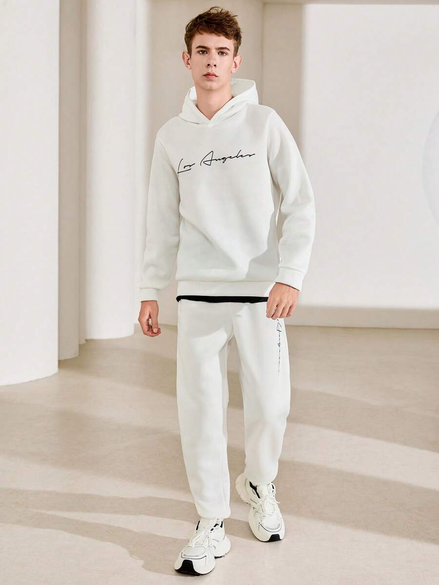 SHEIN Leap Crew 2 件青少年男童休闲百搭保暖手写字母印花针织连帽衫和裤子套装，适合派对、学校、郊游、聚会、秋冬季，保暖内衬，加厚 - 白色 - 查看 1