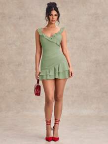 SHEIN BAE Vestido mini rojo con cuello en V, volantes y elegante diseño versátil para ocasiones especiales como citas, perfecto para el Día de San Valentín