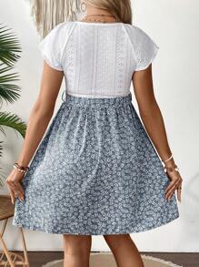SHEIN Boho Blue And White Ditsy Floral Maternity Dress With Scoop Neck And Cap Sleeves For A Chic Summer Look