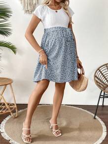 SHEIN Boho Blue And White Ditsy Floral Maternity Dress With Scoop Neck And Cap Sleeves For A Chic Summer Look