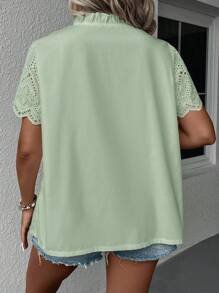 SHEIN Clasi Áo kiểu nữ cỡ lớn, màu trơn, chất liệu ren móc, thêu họa tiết, thích hợp cho kỳ nghỉ hè. Áo kiểu nữ mùa hè, áo kiểu nữ mùa xuân, áo kiểu nữ mùa hè, áo kiểu nữ mùa hè. - Màu xanh Bạc hà - Xem 2