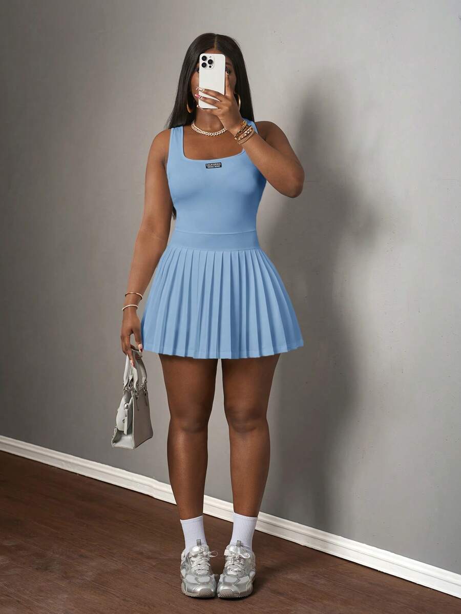 Slaydiva 全新春夏休闲简约基本款U领工装背心配黑标白字百褶裙含短裤和裤裙白色针织面料女式迷你连衣裙-A - 藍色 - 查看 1