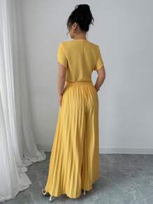 Breezaya 2pcs Set: Sexy V-Neck Ruffle Sleeve Blouse And High Waist Pleated Casual Pants - Yellow - View 2