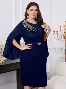 SHEIN Clasi 大码优雅派对珍珠装饰斗篷袖修身连衣裙 - 藏蓝色 - 查看 5