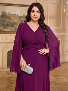 Modelyn Abito elegante midi con scollo a V e maniche spaccate, di colore viola per taglie forti - Viola rosso - Visualizzare 3