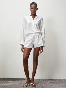 Lumivelle Áo sơ mi dài tay cổ chữ V rộng rãi, đơn giản, có vạt nửa - trắng - Xem 6