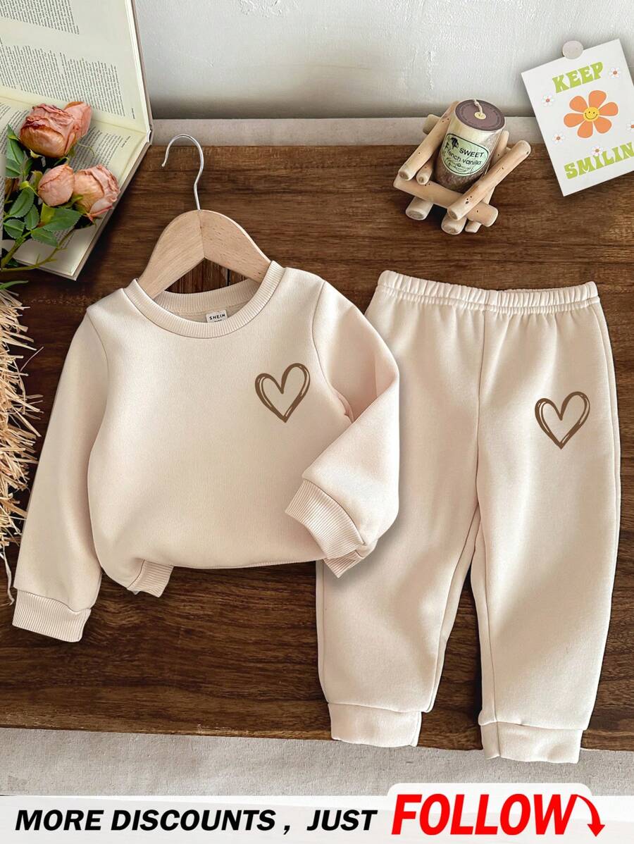 SHEIN 女婴可爱手绘心形图案米色针织柔软套头衫套装，厚款，适合秋冬季 - 米色 - 查看 1