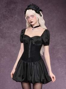 ROMWE Goth Vestido mini con volantes, lazo y estilo gótico para mujer, ropa de verano - Negro - Ver 4