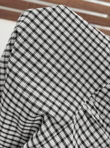 SHEIN Maternity Casual Gingham Print Woven Fabric Crop Cami Top With Ruffle Neck Detail And Spaghetti Straps - Black and White - View 4