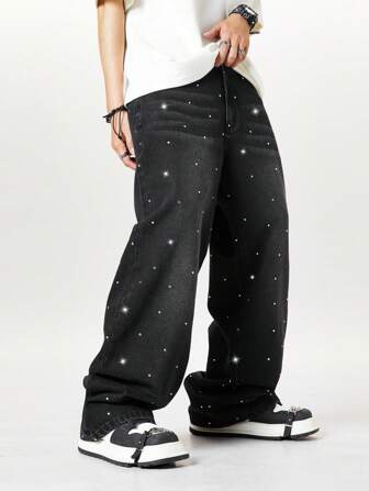 Street Life Jeans dal vestibilità comoda, con gamba dritta, con decorazioni di strass, da uomo, di moda