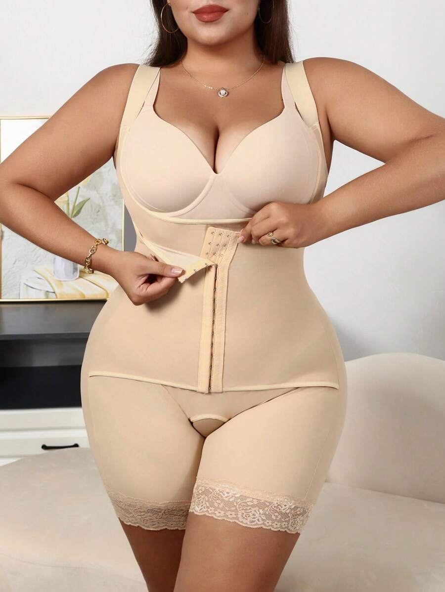 SHEIN Plus Size Minimalist Lace Patchwork Romper - Apricot - View 1