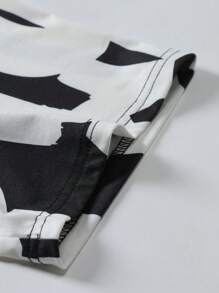 Manfinity LEGND Sporty Men's Fashion Printed T-Shirt Set,Men's Mature Street Short-Sleeved T-Shirt Set, Loose Dropped Shoulder Style, Random Letter Pattern And Contrasting Color Design, Which Enhances The Overall Texture While Maintaining Breathability And Comfort. The Overall Style Is Fashionable And Generous, Suitable For Outdoor Sports And Leisure Occasions. - Multicolor - View 4