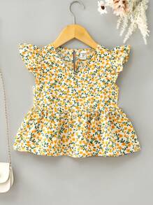 SHEIN Blusa casual ajustada con cuello en V, volantes y estampado floral pequeño para niñas jóvenes - Amarillo - Ver 1