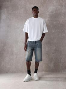 SUMWON 破洞牛仔短裤百慕大长度磨损下摆宽松版型夏季休闲街头风格节日都市时尚复古毛边短裤