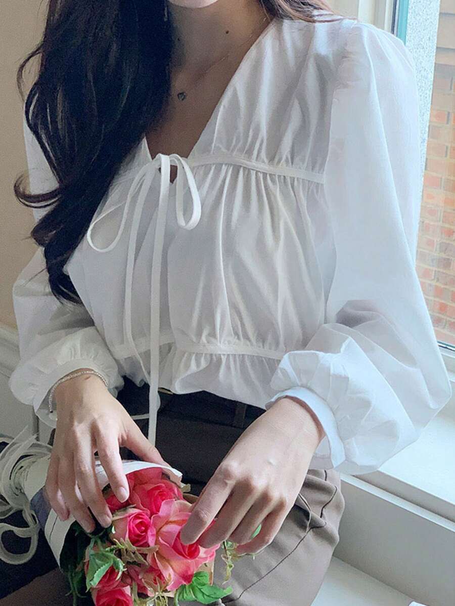 DAZY V领灯笼袖系带长袖女式衬衫，荷叶边 - 白色 - 查看 1