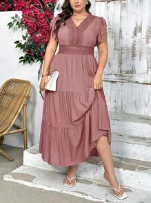 SHEIN Privé Plus Size Elegant Lace Insert V-Neck Loose Long Swing A-Line Short Sleeve Dress,Flowy Dress - Dusty Pink - View 2