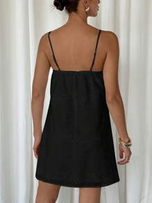 SHEIN Frenchy Đầm mini thêu khoét rỗng màu trơn cho nữ - màu đen - Xem 6