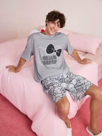 HELLO KITTY AND FRIENDS | SHEIN 男士休闲宽松针织图案 T 恤和短裤套装，全身印花灰色短袖 T 恤和短裤套装家居服