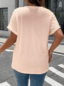 Calvaya 大码V领短袖T恤，袖口木质纽扣装饰，休闲通勤 - 杏色 - 查看 2