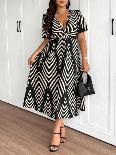 SHEIN Frenchy 大码女式条纹扭纹 V 领短袖优雅休闲连衣裙