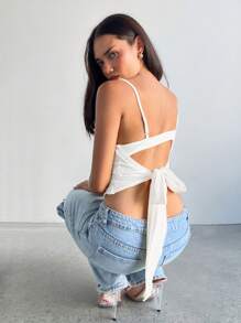 Aloruh 女士性感低胸蕾丝拼接蝴蝶结后背修身吊带背心上衣 - 白色 - 查看 2