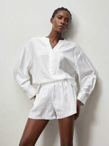 Lumivelle Áo sơ mi dài tay cổ chữ V rộng rãi, đơn giản, có vạt nửa - trắng - Xem 4