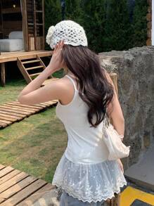 DAZY 夏季女士对比色蕾丝修身细肩带休闲度假背心，荷叶边 - 白色 - 查看 2