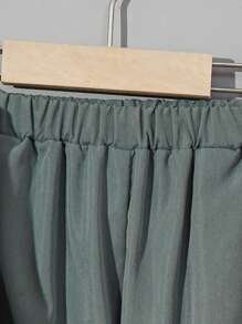 SHEIN Toddler Boys' Leisure Loose-fit Hat-wearing Skull Printed Sweater With Shoulder Bag And Side Pockets, Along With Tapered Pants With Prints