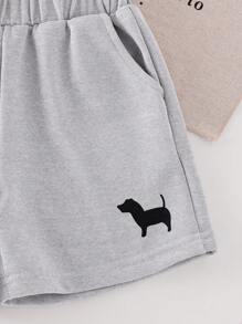 SHEIN 2件装男童黑白条纹针织短裤和纯灰色小狗图案短裤，夏季运动短裤，时尚百搭 - 彩色 - 查看 4
