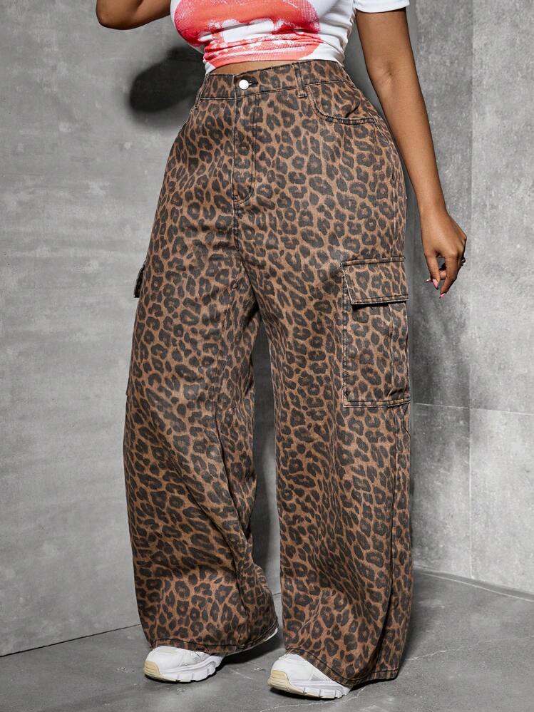 SHEIN EZwear 大码休闲直筒工装牛仔裤，豹纹，全年适用，适合春夏季假期，适合夏季、蓝色夏季、度假女性、复活节、春季、西部、女性办公室、狂欢、婴儿洗礼、乡村风格、乡村女性、老钱风格女性、外出、节日、牛仔竞技、机场牛仔裤 - 彩色 - 查看 6