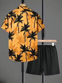 Manfinity RSRT Bộ 2 món áo sơ mi ngắn tay in hình cây cọ đi nghỉ mát dành cho nam và quần short, trang phục nhiệt đới thường ngày cho nam, trang phục ấm áp - Màu vàng - Xem 2
