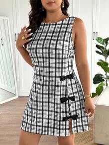 SHEIN Frenchy 大码女式格子印花连衣裙，侧蝴蝶结装饰，优雅时尚的设计，圆领休闲日常可爱连衣裙